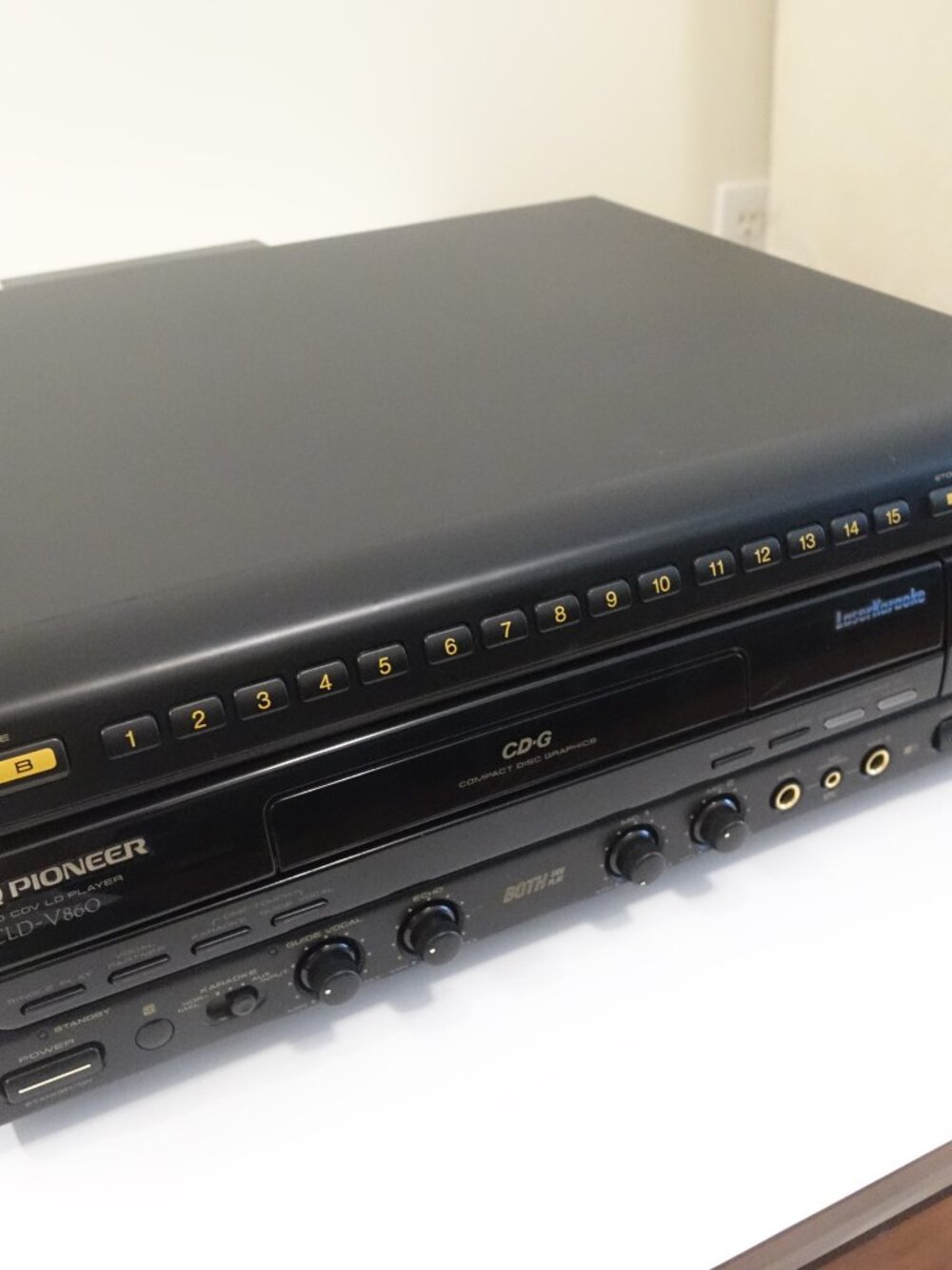 Pioneer CLD-V860 Karaoke CD/CDV/LD Both Sides Play Laser Disc Player - Picture 7 of 15